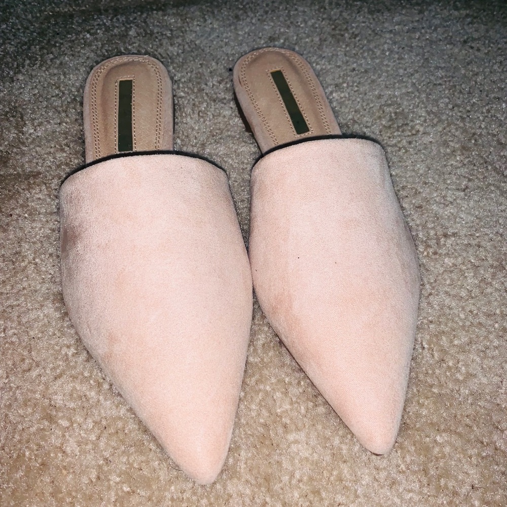 BRAND NEW 🔥 Nude LILLIAN Casual Flat Mules ✨💕